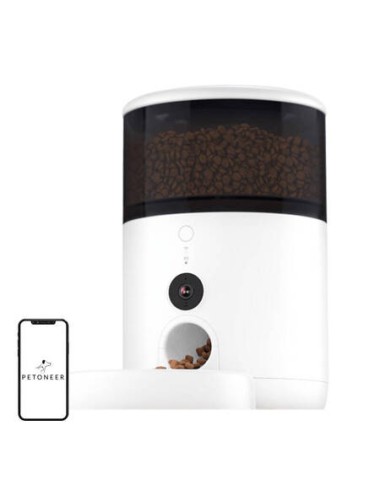 Petoneer NutriVue smart food dispenser with camera